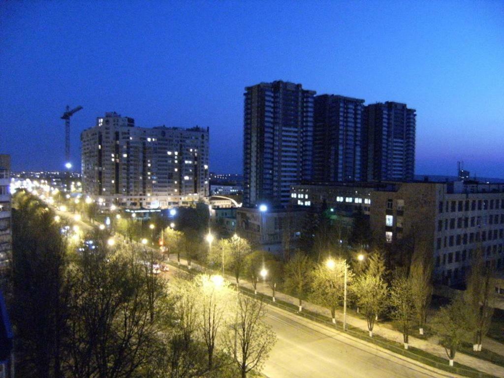 Modern Apartment With Panoramic View Near Metro 23August Harkiv Dış mekan fotoğraf